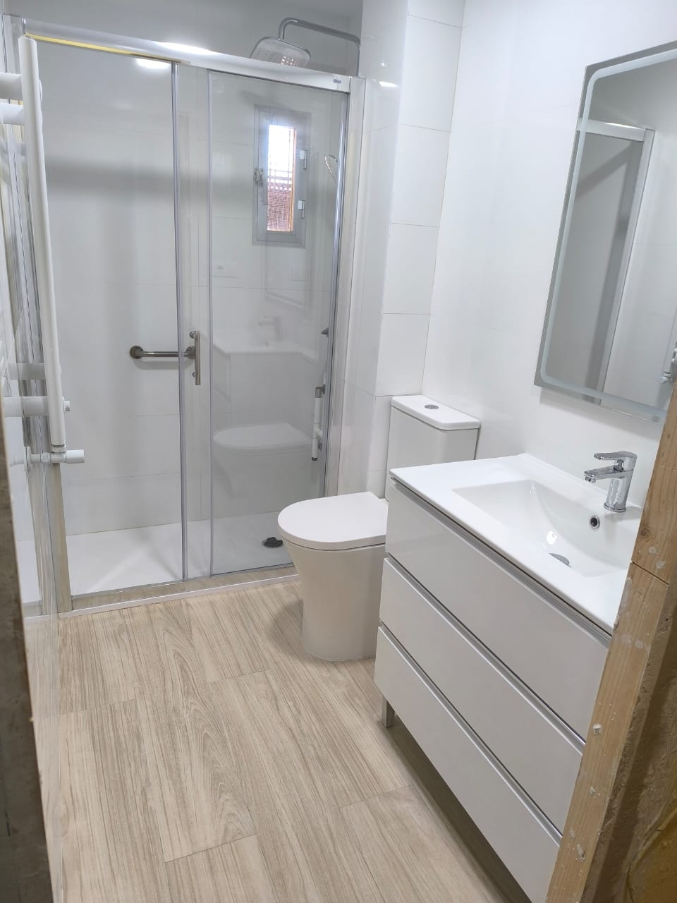 Baño reformado por Porto Reformas